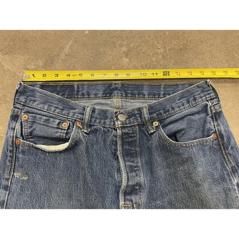 Levis 501 Jeans Mens 33x32 Medium‎ Wash Blue Straight Leg Button Fly Distressed